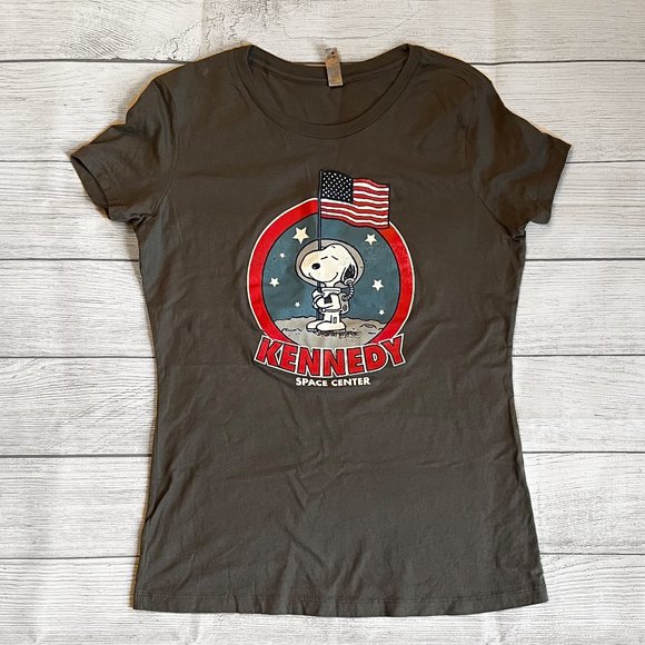 SNOOPY / PEANUTS Kennedy Space Center Women's XL Fitted T-Shirt  NWOT - Picture 1 of 2